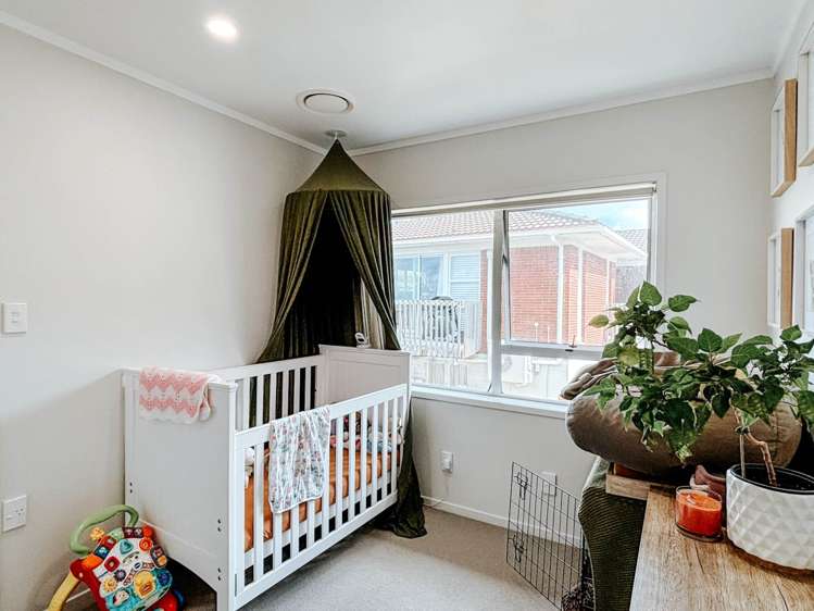 15 Zita Avenue Matakatia Bay_11