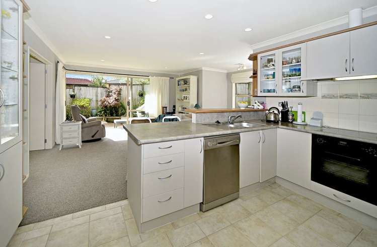 32 Maybole Drive Flat Bush_10