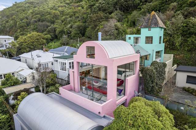 ICONIC ARCHITECT'S PERSONAL RESIDENCE IN THORNDON