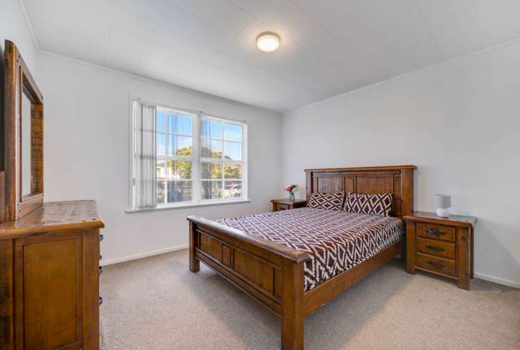 1 Crampton Place Manurewa_12