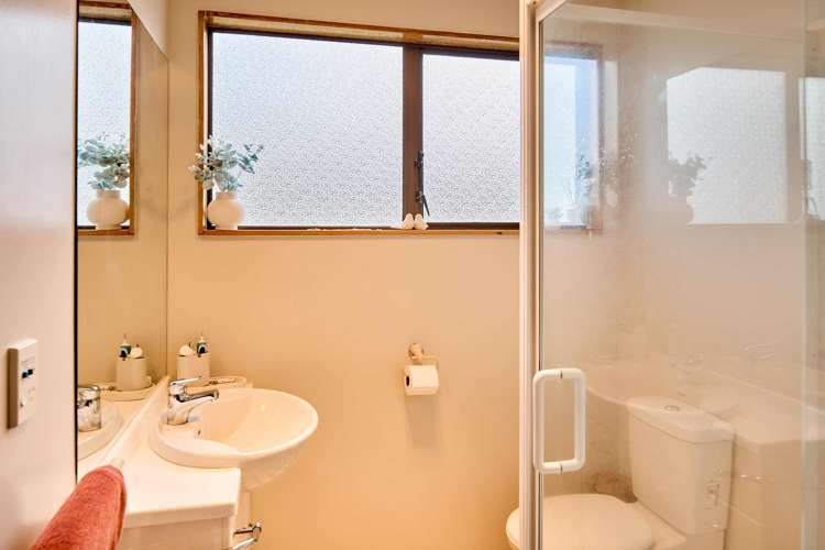 16 Chestnut Grove Maungaraki_11