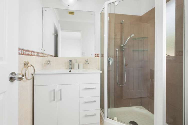 7 Nier Place East Tamaki Heights_17