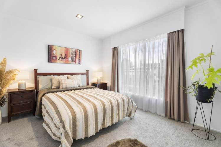 2/7 Hedge Row Sunnyhills_8