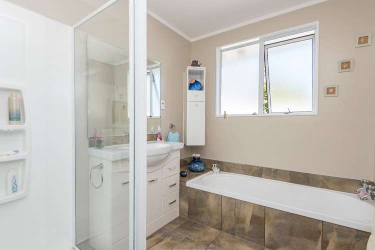 12 Kate Edgar Place Stoke_21