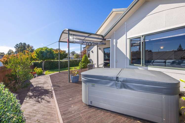 1 Sunnyhills Avenue Glenview_21