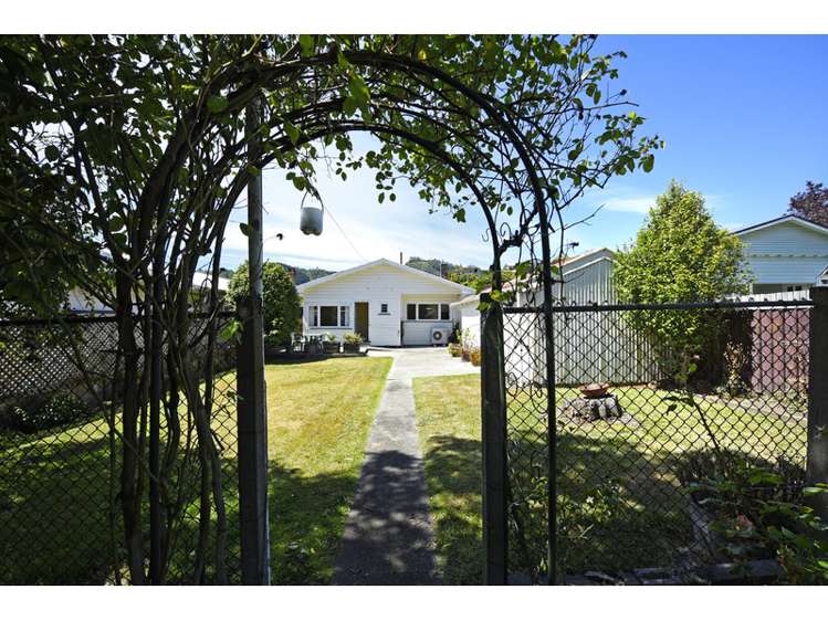 18 Emano Street Toi Toi_15