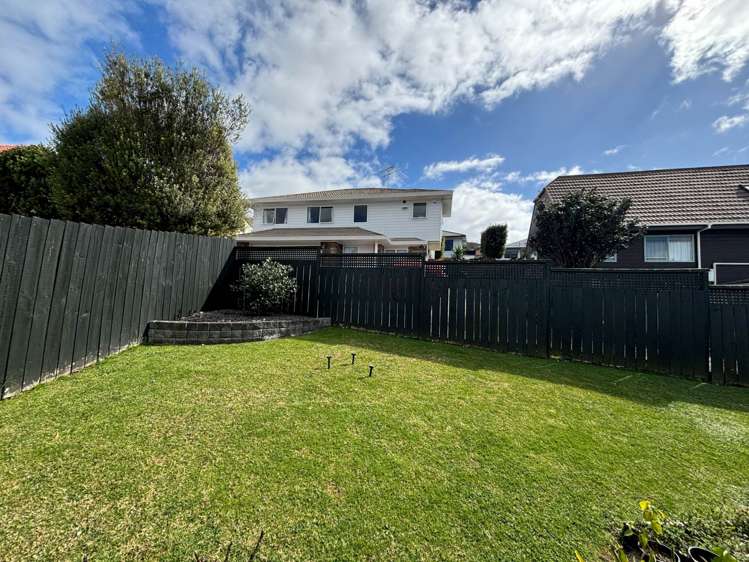 6 Kells Place Botany Downs_17