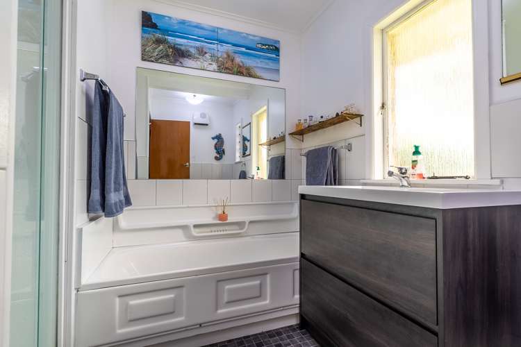 10 Parkdale Place Glenview_13