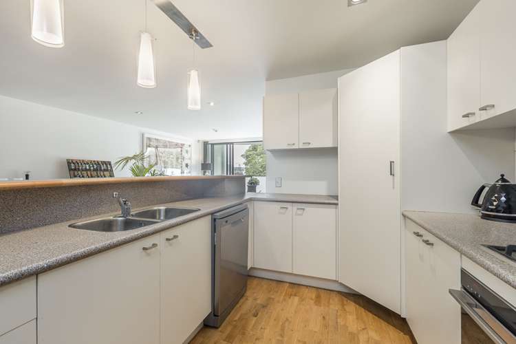 2/8 Basque Road Eden Terrace_11