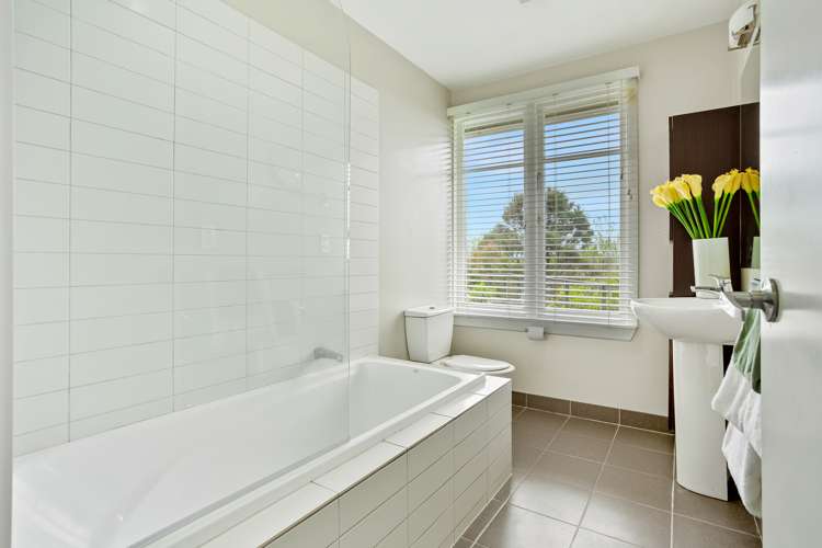 1 Huia Road Titirangi_15