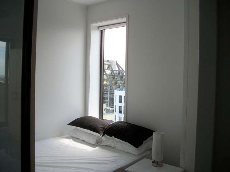 801/17 Putney Way_0