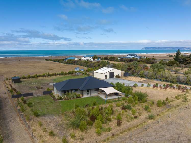 32 Hinepango Drive Rarangi_29