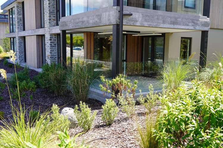 Apt 37/65 - 93 Lakeside Road_1