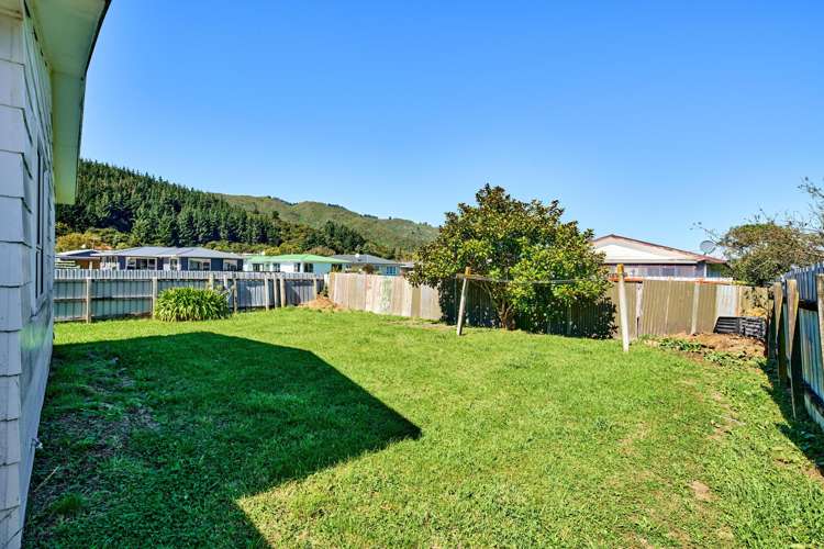 1 Weymouth Grove Wainuiomata_15