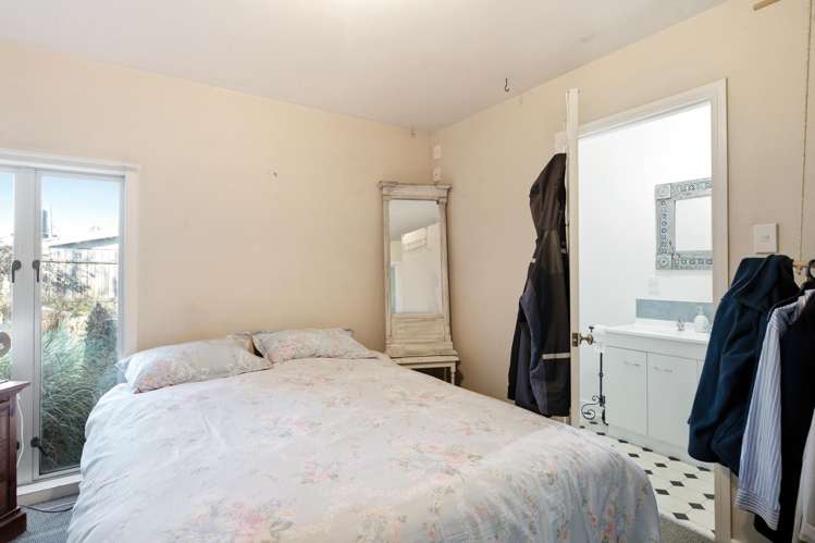 5662 West Coast Road Springfield_12