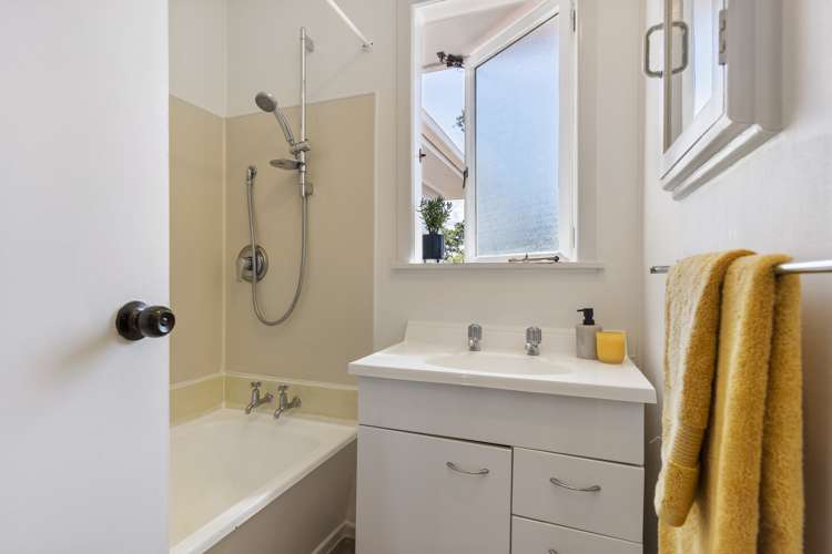 4 Tamariki Avenue Kelston_11