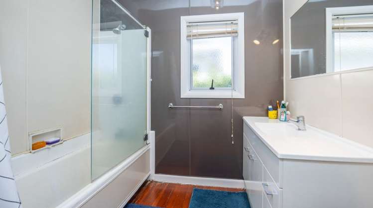 69 Lake Crescent Hamilton Lake_5