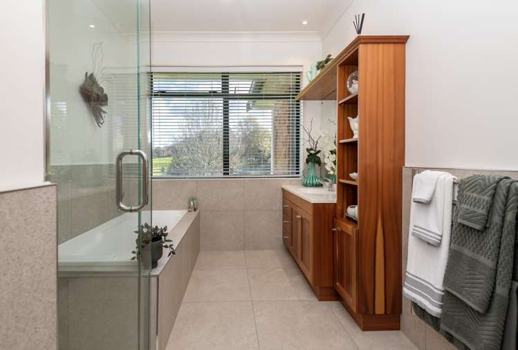 384 Clifton Road Whitford_17