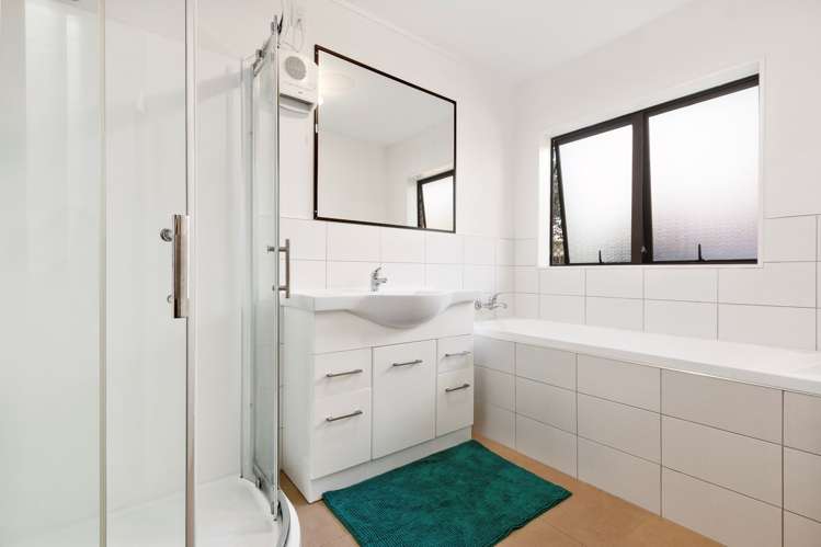 12 Bosnyak Drive Te Atatu South_15