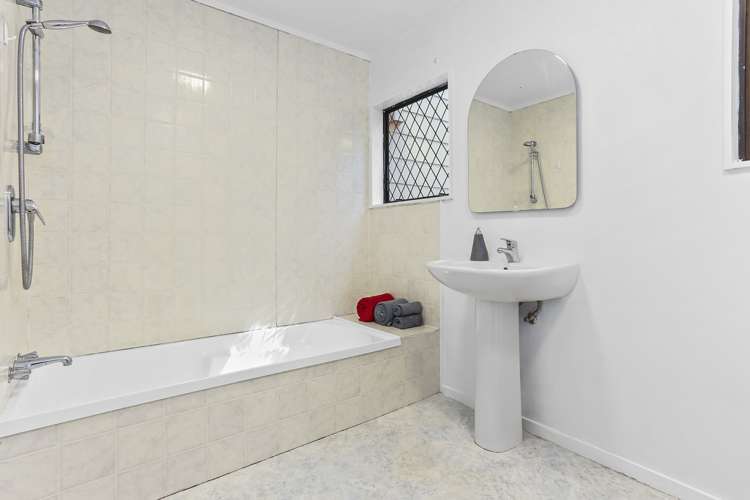 10 Arama Avenue Titirangi_15