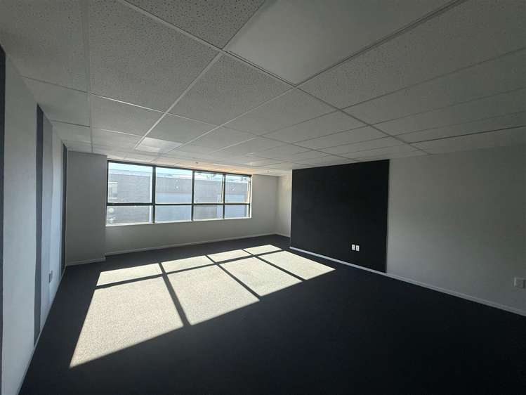 8/19 William Lewis Drive Sockburn_10