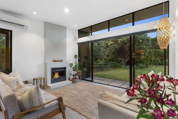 8 Erangi Place Bethells Beach_39