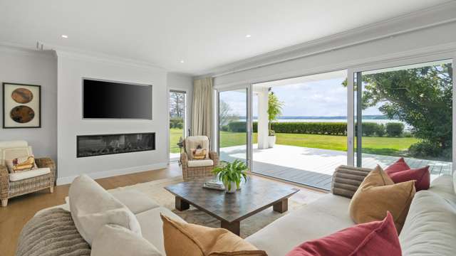 6 Cooper Avenue Holdens Bay_3