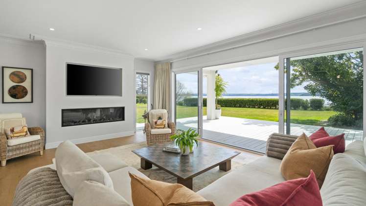 6 Cooper Avenue Holdens Bay_3