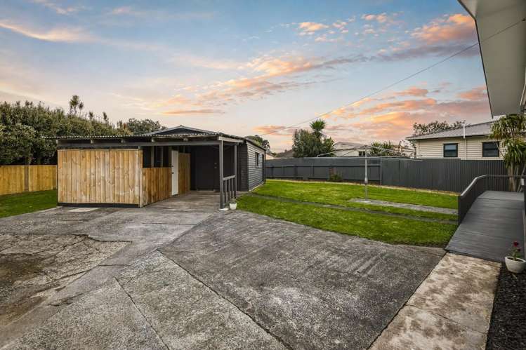 35a Beach Road Te Atatu Peninsula_1
