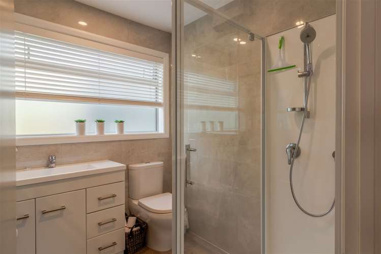 12 Settlers Hill Akaroa_9