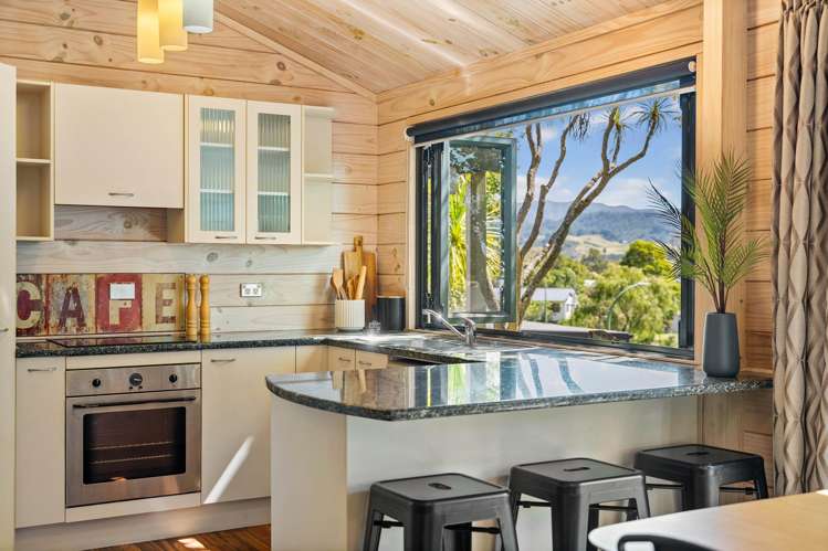 59 Holland Close Pauanui_11