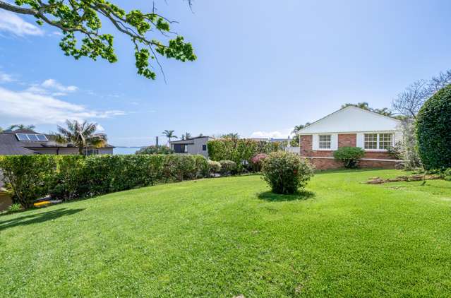 8 Pleasant Place Mellons Bay_2