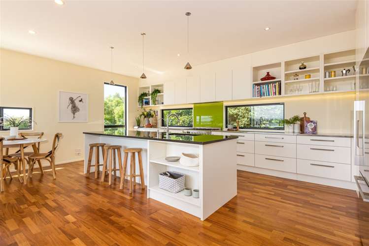 73 Te Awakura Terrace Mount Pleasant_19