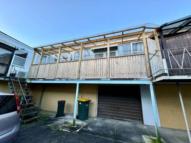 Great location 2 Bedrooms Home in Avondale