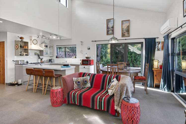 210A Bells Road Takamatua_9