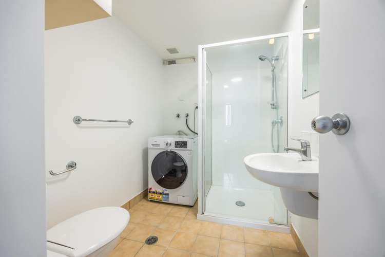 15C/3 Whitaker Place Auckland Central_11