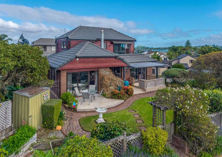 1/2 Basilton Close Bucklands Beach_38