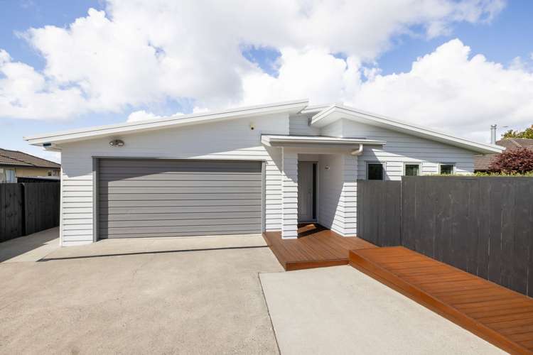 107 Farnborough Drive Grandview Heights_2