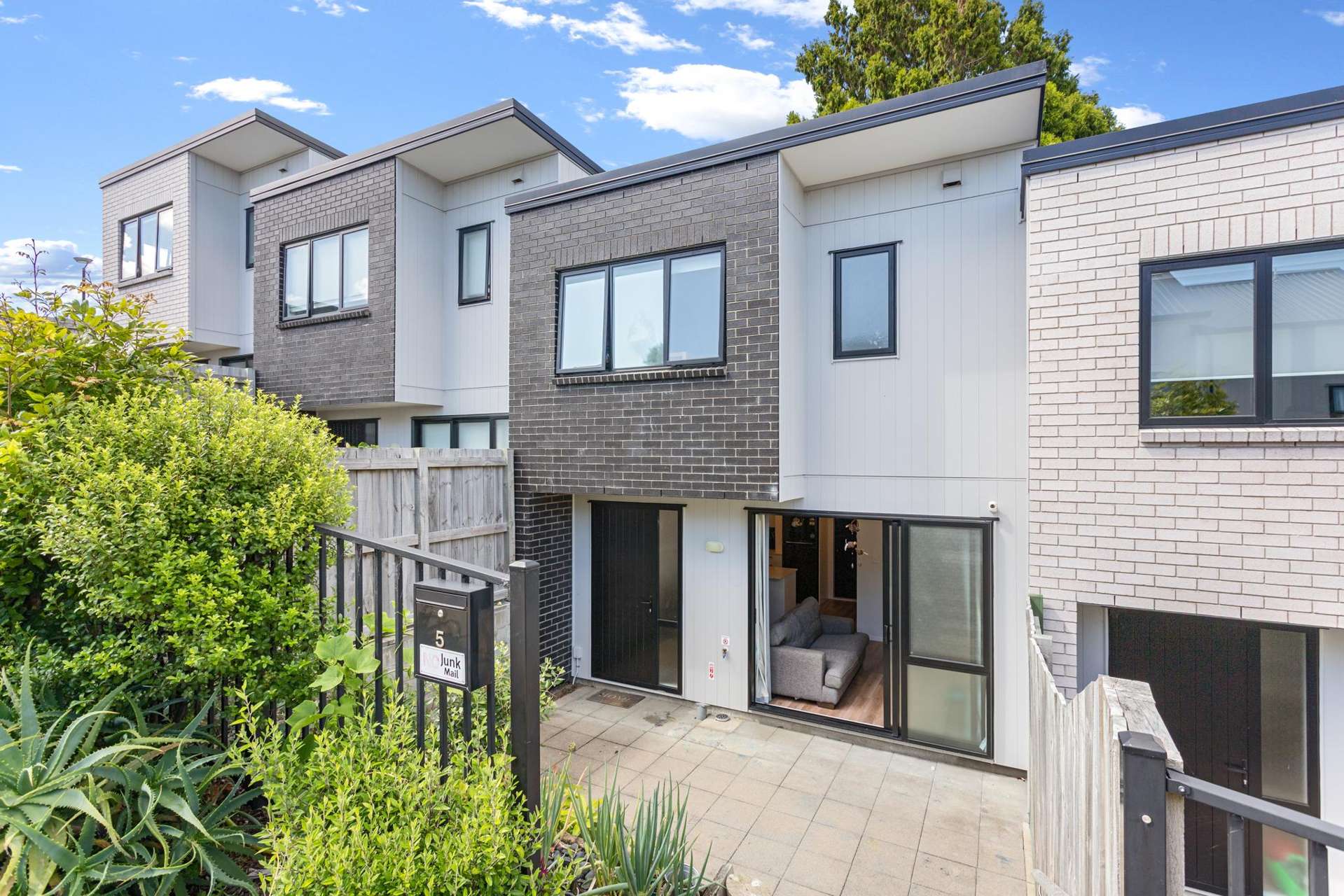 5 Tokai Place Glen Eden_0
