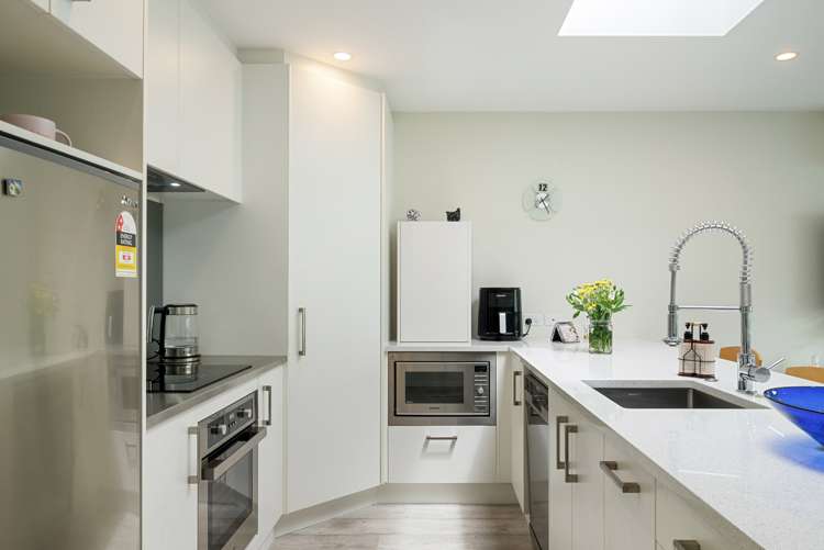 2/2 Matatua Road Raumati Beach_6