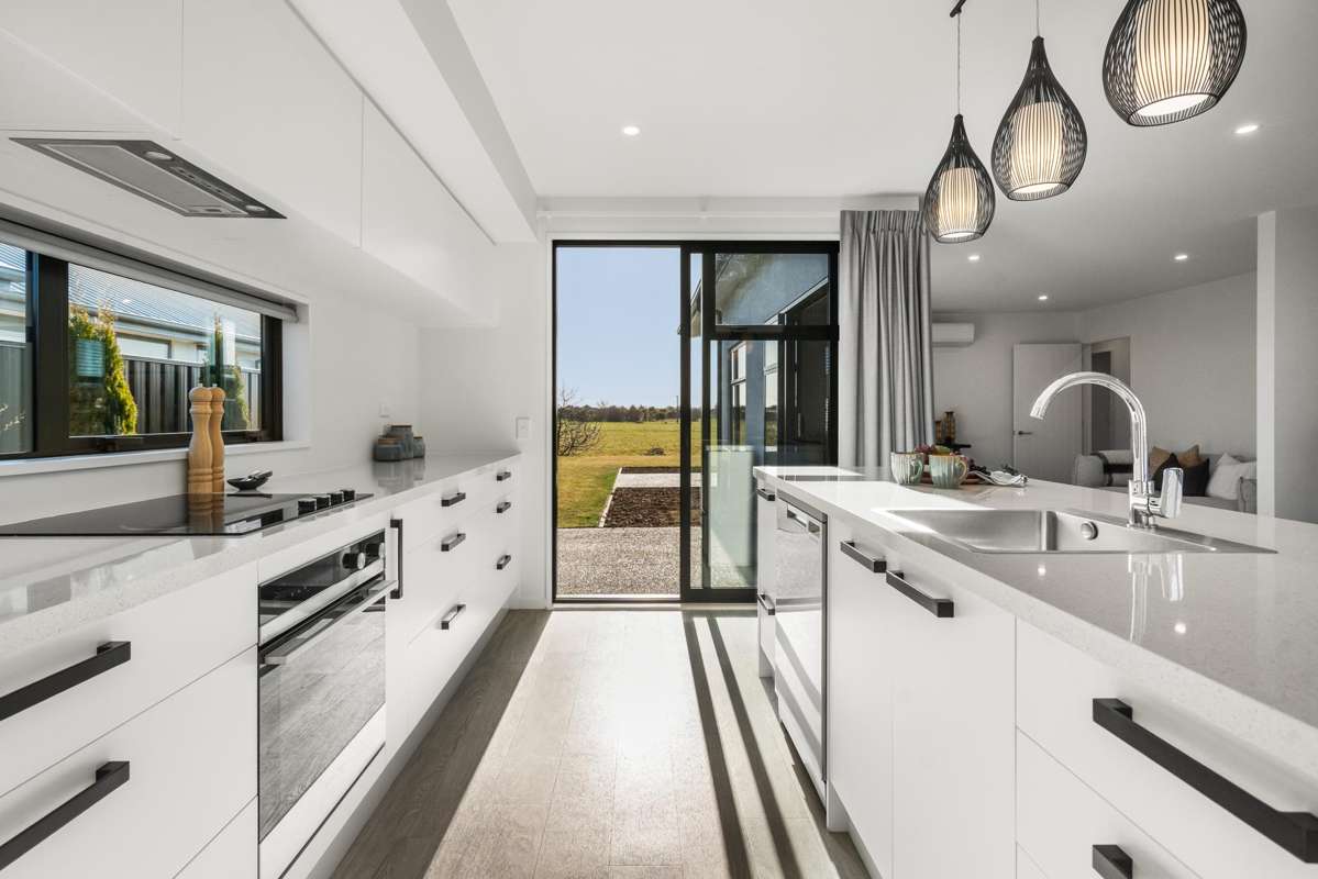 21 Ranginui Drive_3