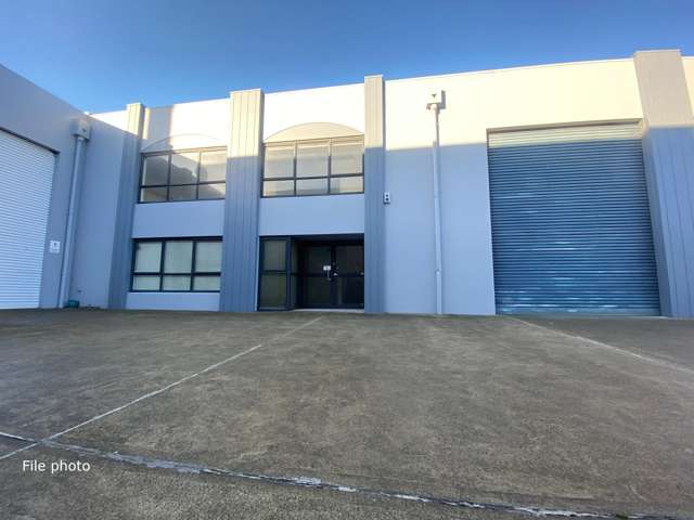 Tidy Office/Warehouse in Hillsborough