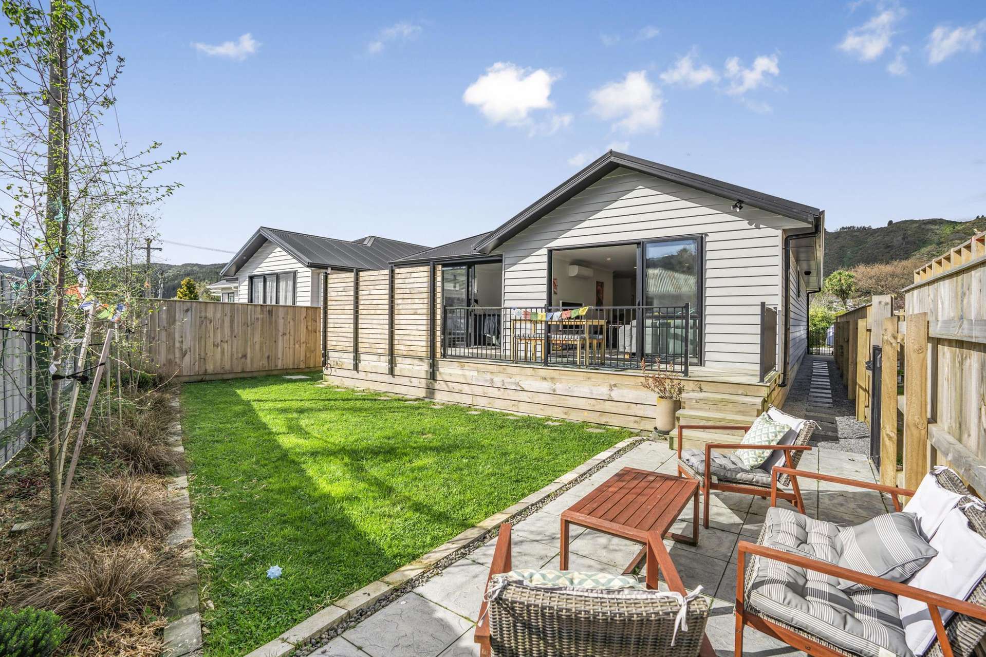 2/5 Westminster Road Wainuiomata_0