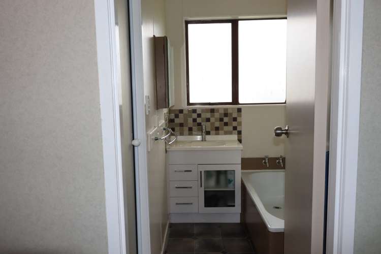 772 Upland Road Egmont Village_10