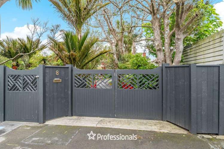 8 Willoughby Street Woburn_25