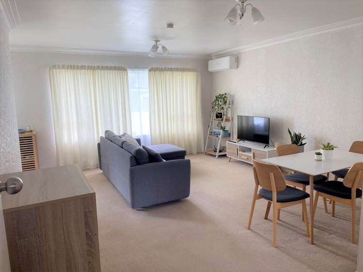2/73 Moana Avenue One Tree Hill_1