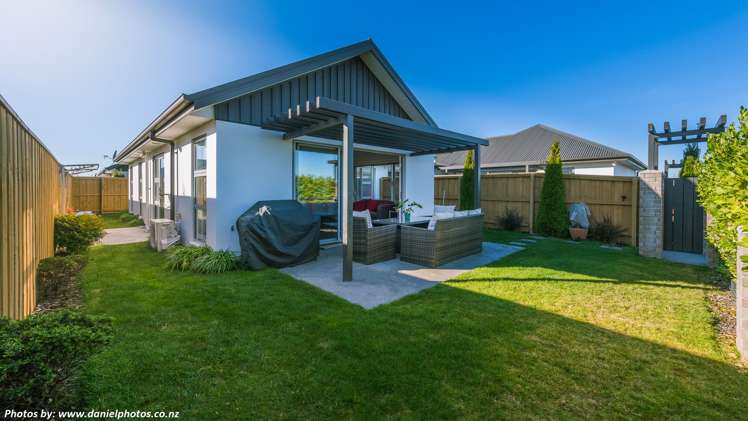 9 Farnborough Way Rolleston_0