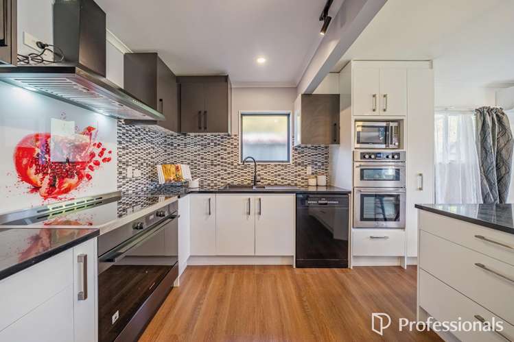 15 Kawatiri Grove Wainuiomata_21