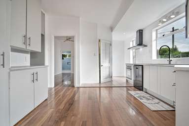 13 Anzac Avenue_2