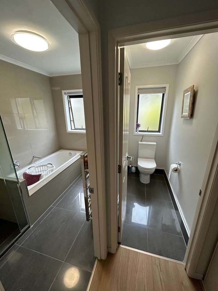 42 Newinn Crescent East Tamaki Heights_10